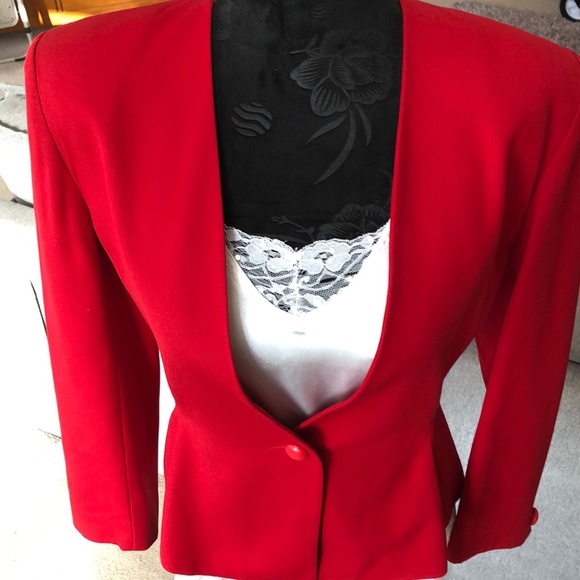 Women's Saville Red 100% Wool Blazer - Picture 2 of 16